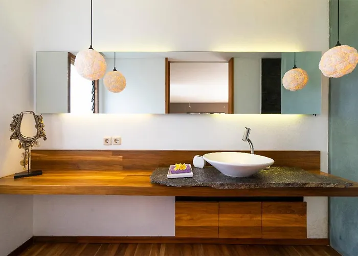 Athena Seminyak (Bali)